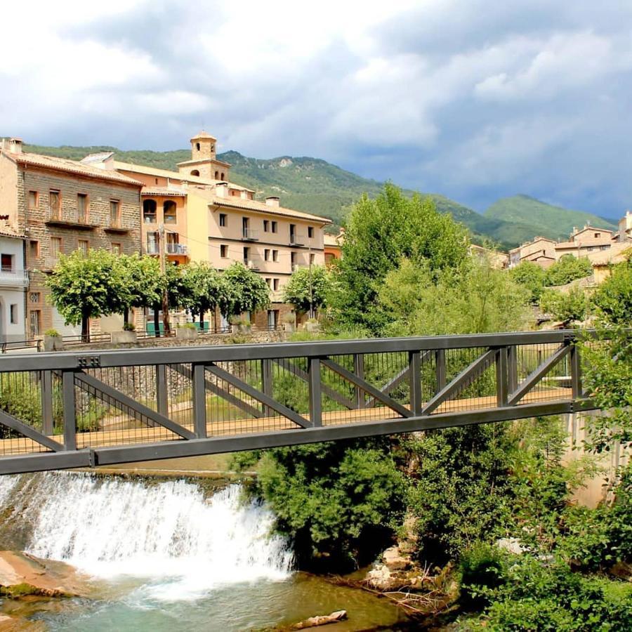 Hostal Fonda Cerdanya La Pobla de Lillet Luaran gambar