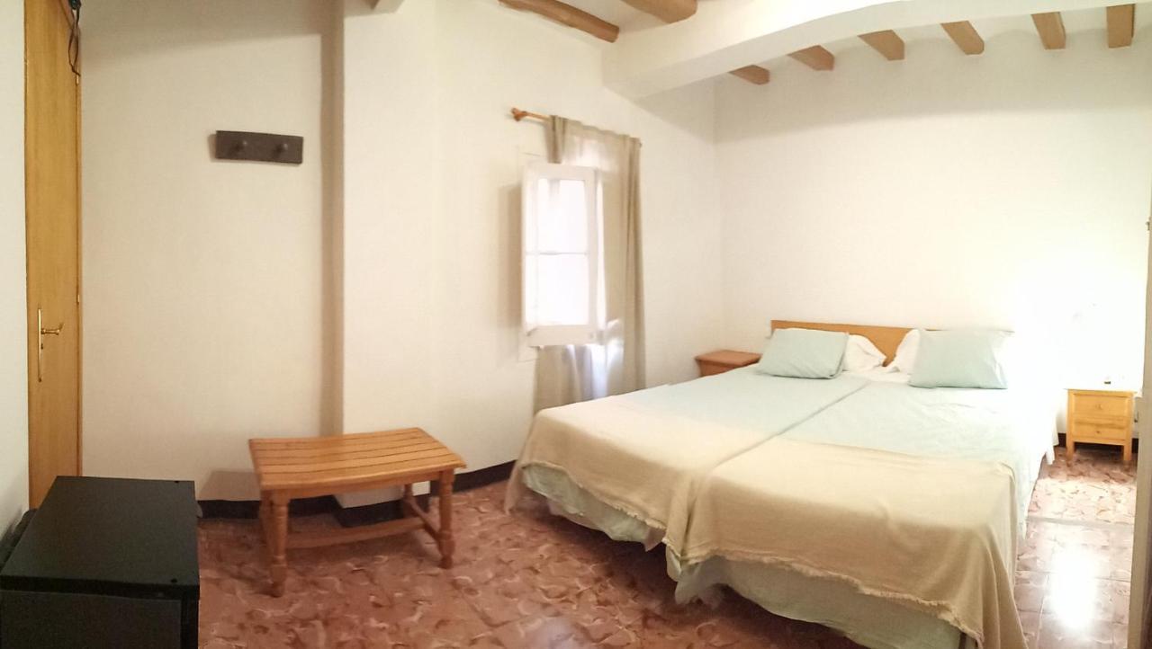 Hostal Fonda Cerdanya La Pobla de Lillet Luaran gambar